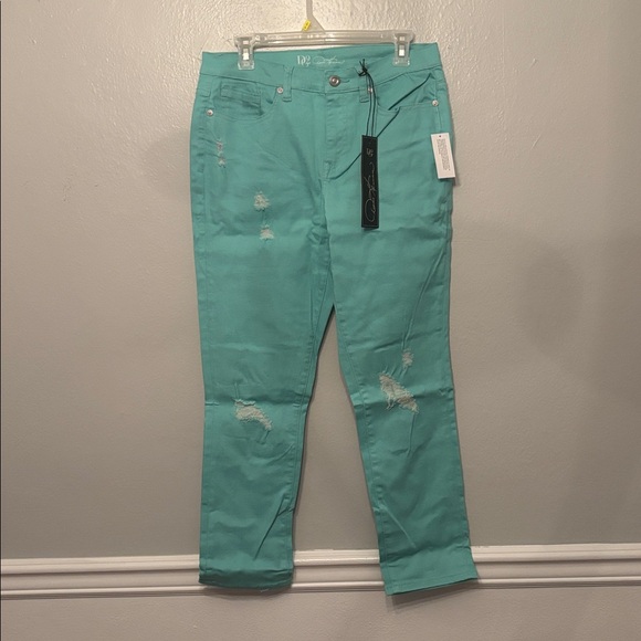 DG2 NWT Aqua Jeans size 12P - Picture 1 of 4